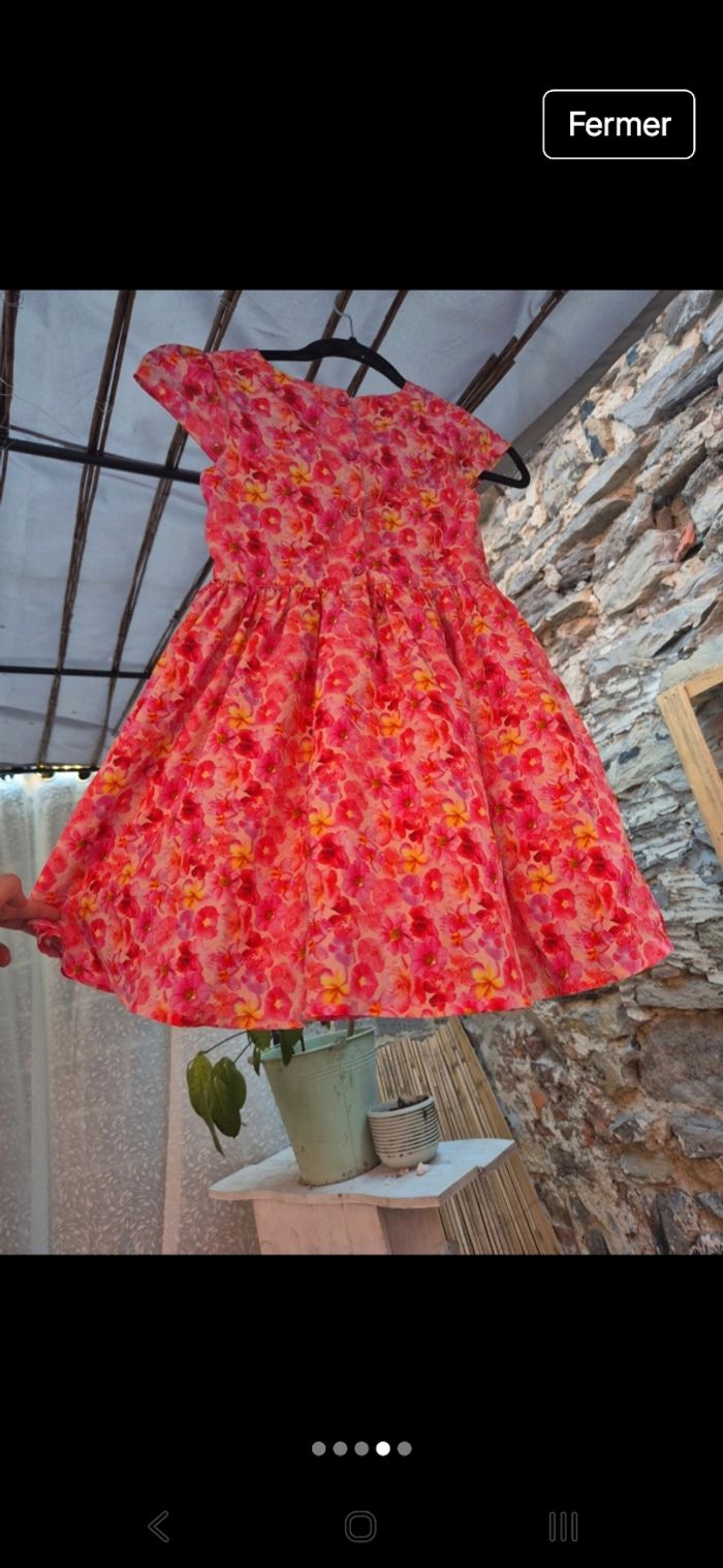 Magnifique robe fleurs 8 ans - photo numéro 4
