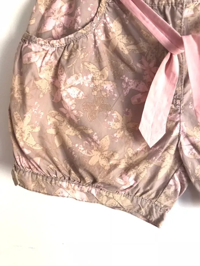 Short imprimé fleuri kaki et rose 10 ans - photo numéro 4