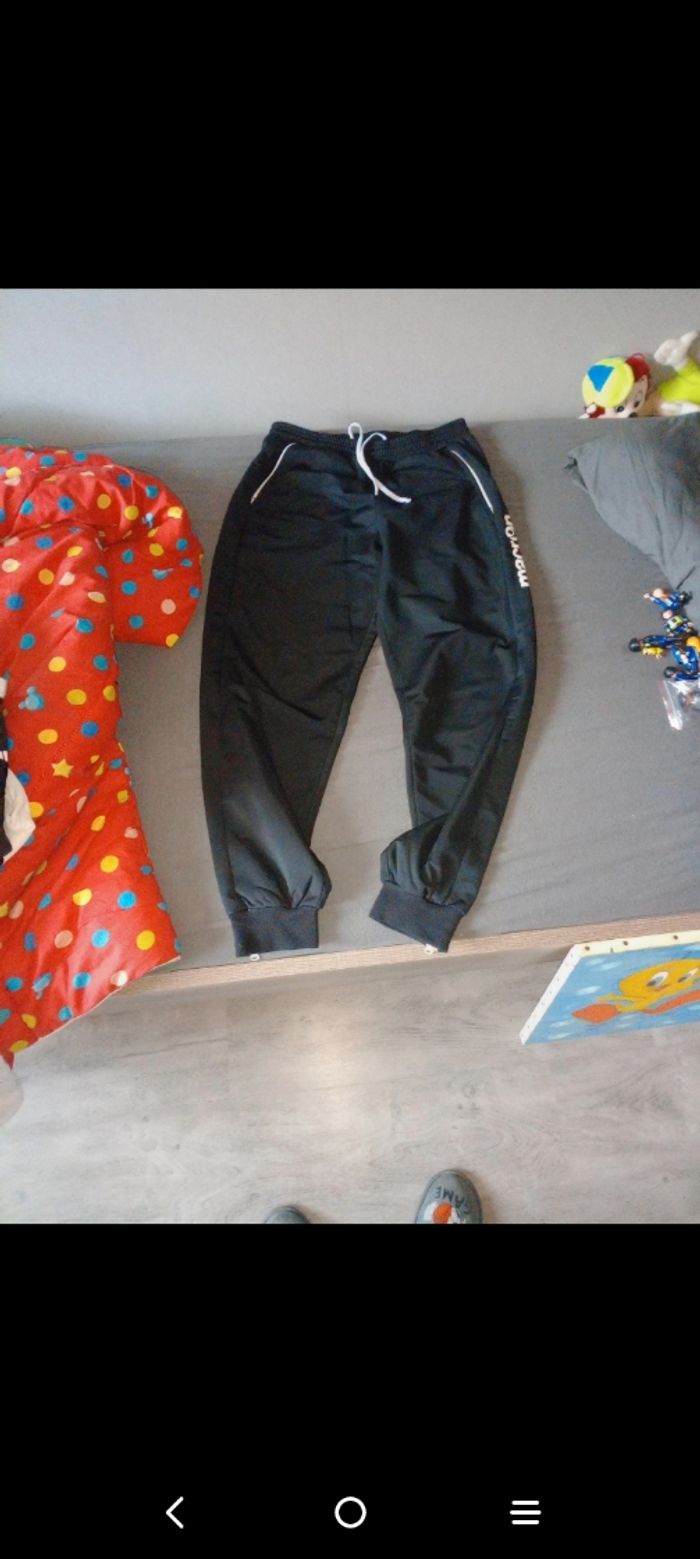 Vends jogging macron