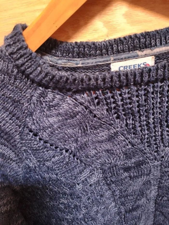 Pull bleu mailles moyennes - photo numéro 2