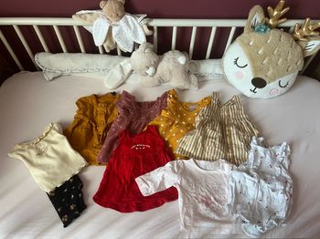 Lot de vêtements bébé