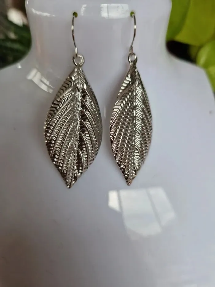 Boucles d'oreilles fantaisies argentées plumes