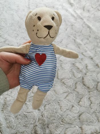 Doudou peluche ours marinière avec le coeur