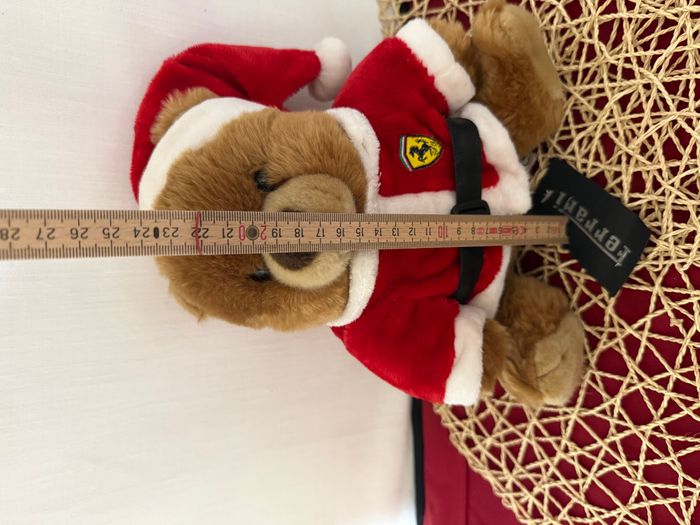 Ferrari rouge d'origine. Ours en peluche de Noël produit officiel avec étiquettes - photo numéro 3