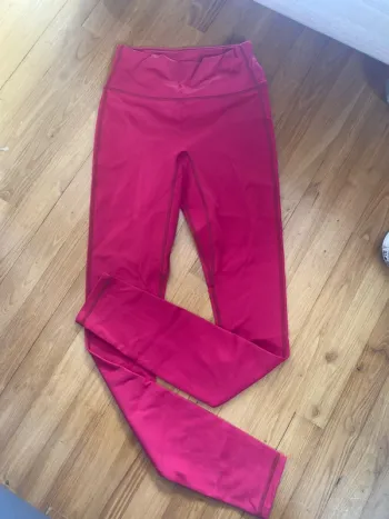 Legging rouge framboise fabletics