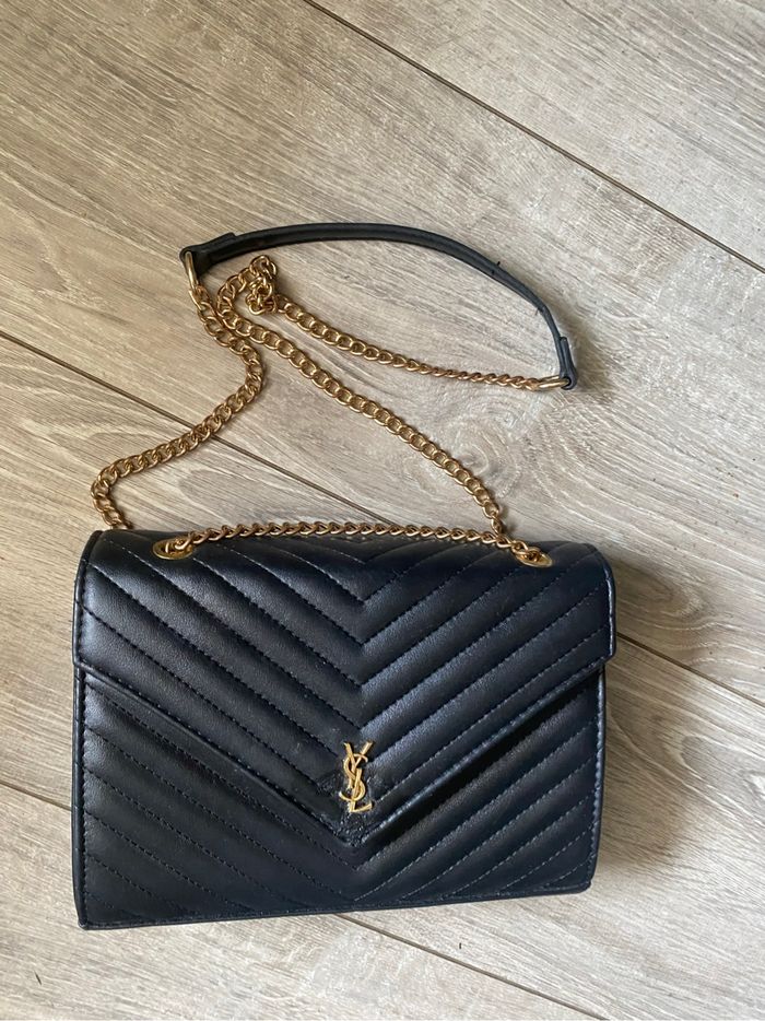 YVES Saint Laurent - photo numéro 3