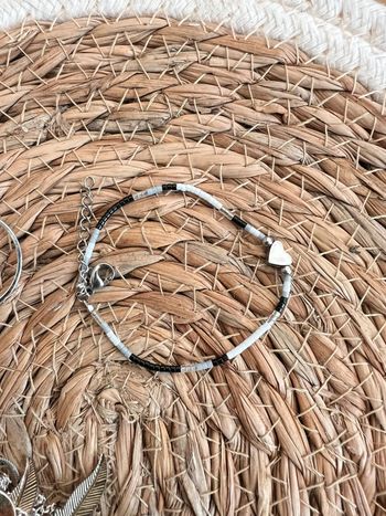Bracelet Perle Femme neuf gris noir blanc cœur