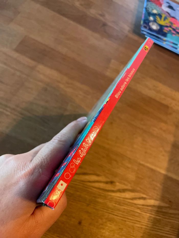 Livre Les Lalabulles Blou adore les bisous - photo numéro 2