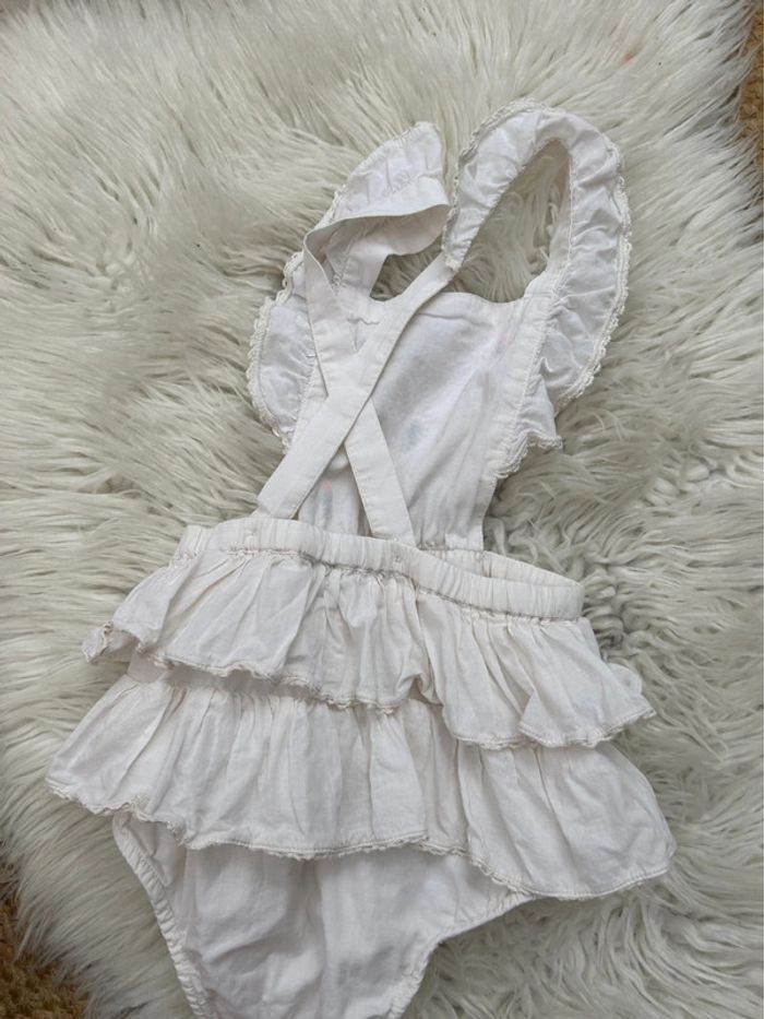 Fille 👧🏻 Barboteuse a fleurs kiabi taille 3 ans - photo numéro 4