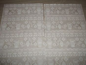 Paire de rideaux passe tringle, blancs motifs "pots et potiches" 50 x 83 NEUFS