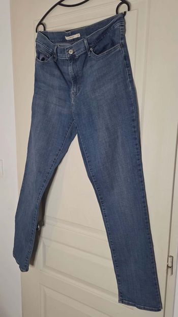 Jean Levi’s Slimming Slim W32 L32 – Stretch – Coupe Slim – Bleu Denim – Excellent État