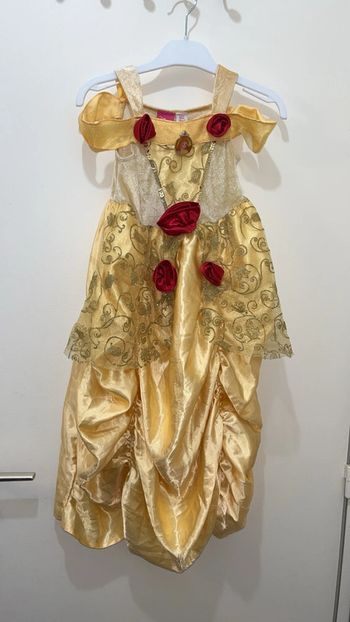 Magnifique robe Belle 🌹 Disney