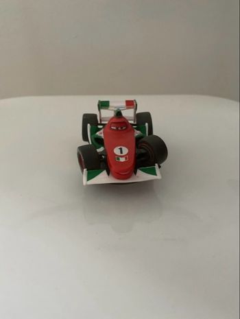 Une figurine de Francisco du jeu "Disney Infinity"