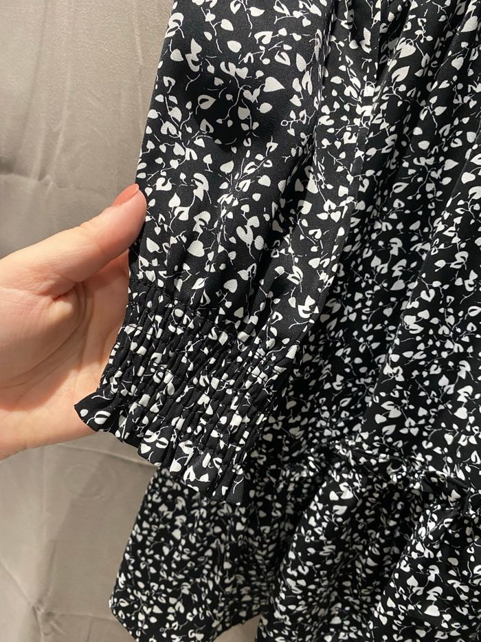 Robe noire et blanche - photo numéro 2