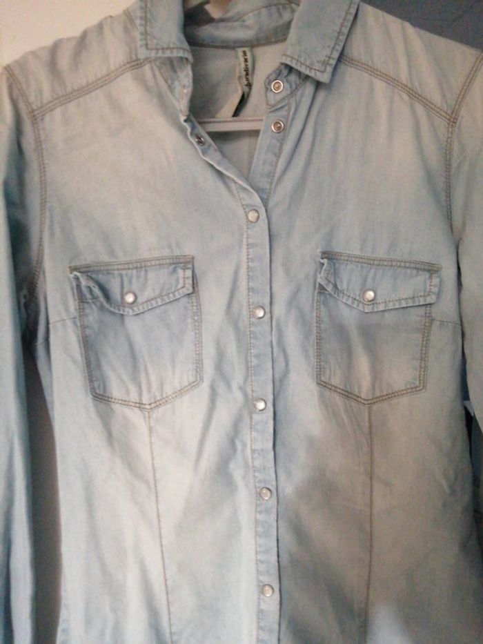 Chemise en jean bleu clair - photo numéro 3