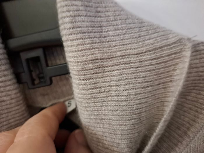 Pull col roule project taille 36 en très bon état - photo numéro 2