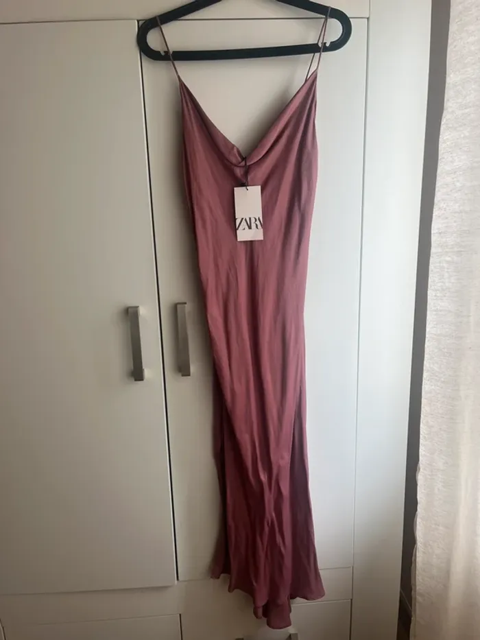 Robe Zara neuve avec étiquette – Taille M