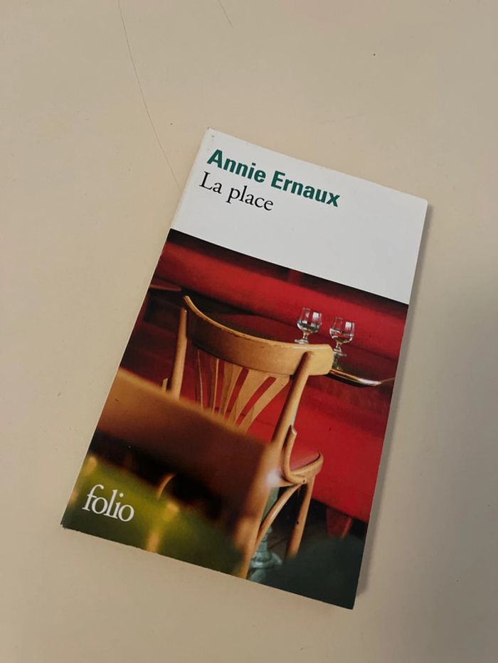 Livre La place  de Annie Ernaux