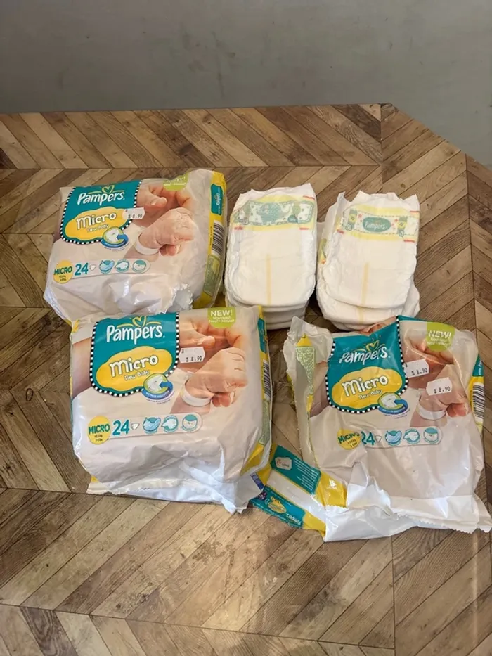 Lot Pampers