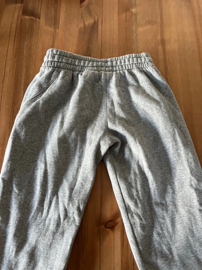 Jogging gris Nike garçon taille M 137-147 cm - photo numéro 3