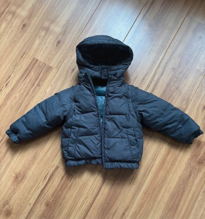 Neuf Doudoune réversible verte et marine manches amovibles/ Benetton / taille 1 an - 18 mois / 82 cm - photo numéro 9