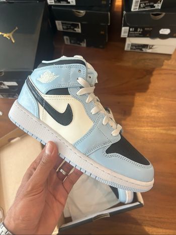 Jordan 1 taille 37.5