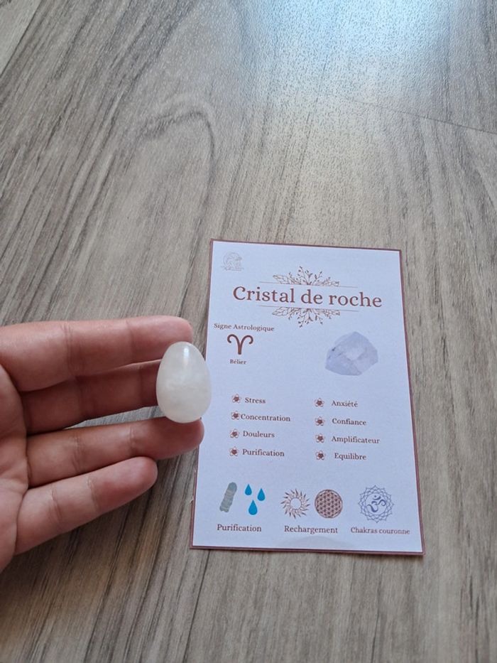 Cristal de roche avec sa fiche bienfaits