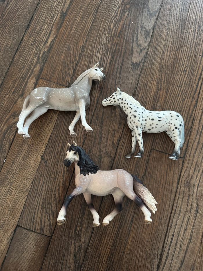 Lot 3 chevaux schleich Bon état