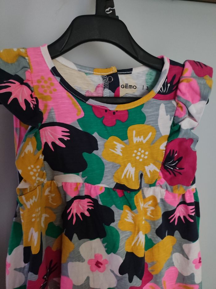 Robe fleurie - photo numéro 3