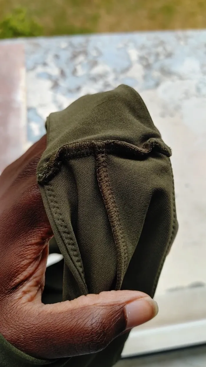 Bas de maillot de bain vert bouteille militaire échancré V - photo numéro 6