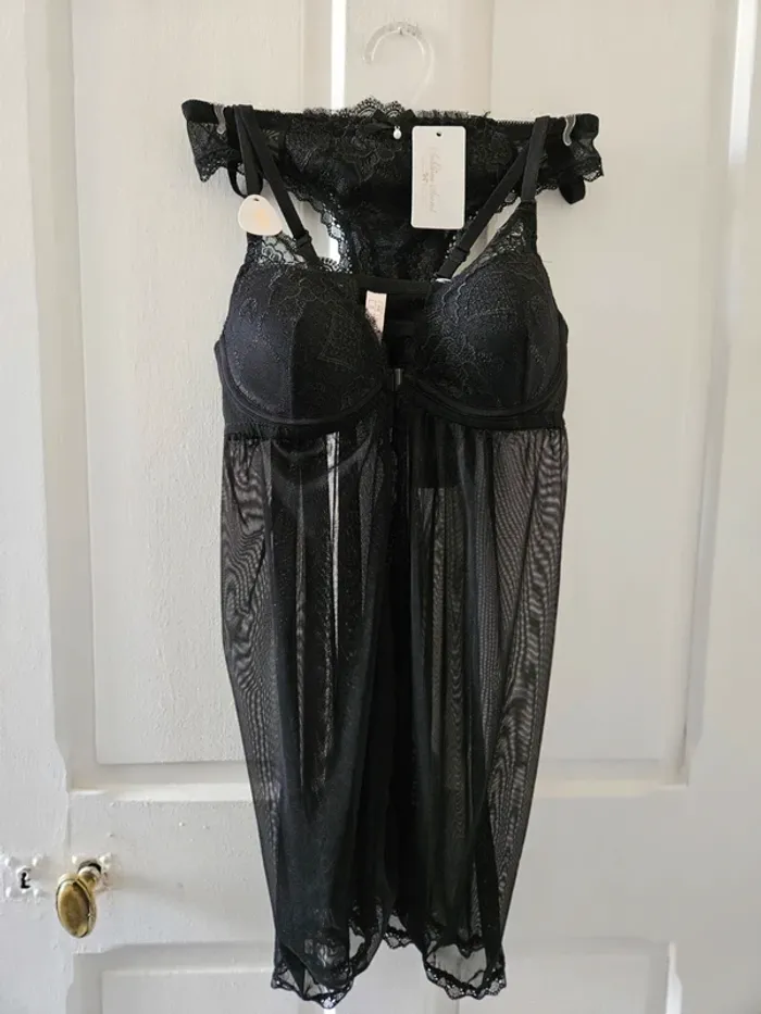 Magnifique ensemble Nuisette avec string T.S - photo numéro 8