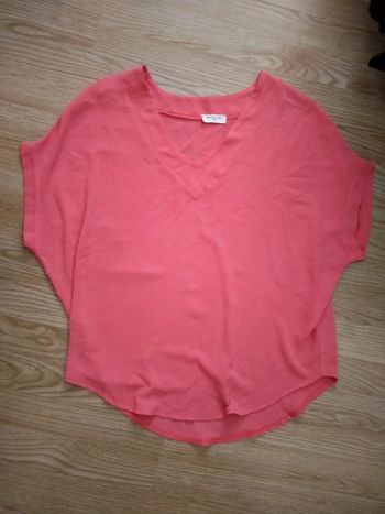 Tee shirt large orange saumon. Neuf. Holly & Joey.
Taille 40
