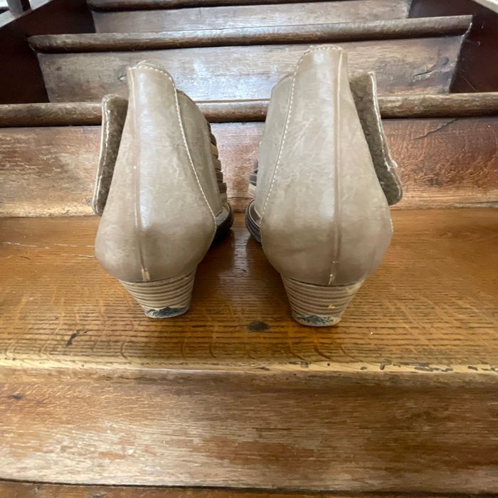 Bus pieds talons compensés - photo numéro 2