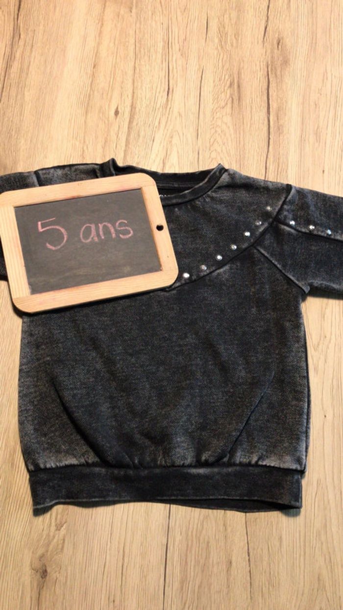 Sweat gris