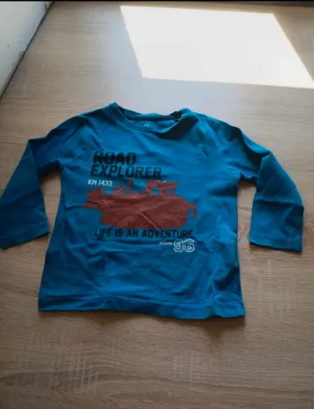 Tee-shirt manches longues okaidi taille 2ans