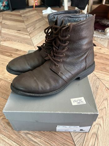 Paires de bottines Hexagone