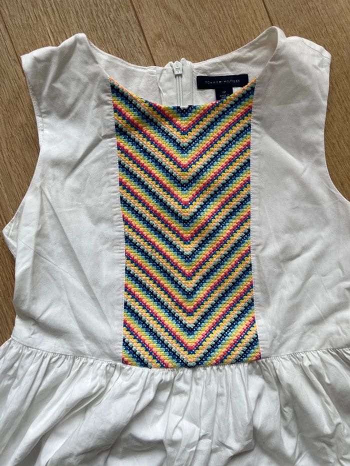 Robe blanche tommy hilfiger 12 ans très bon état - photo numéro 2
