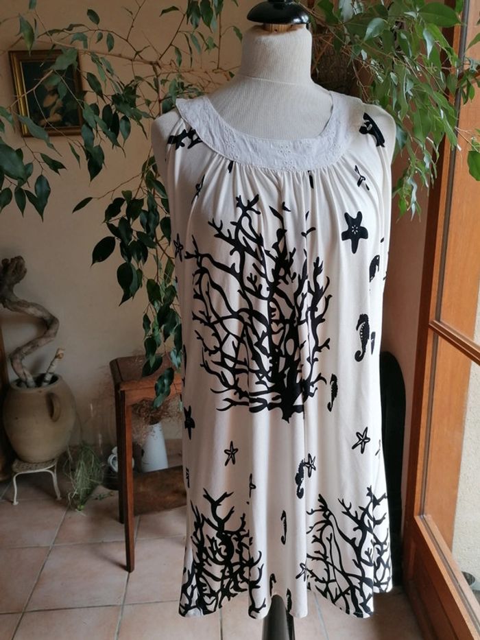 Robe été fluide broderie t38/40 parfait etat.