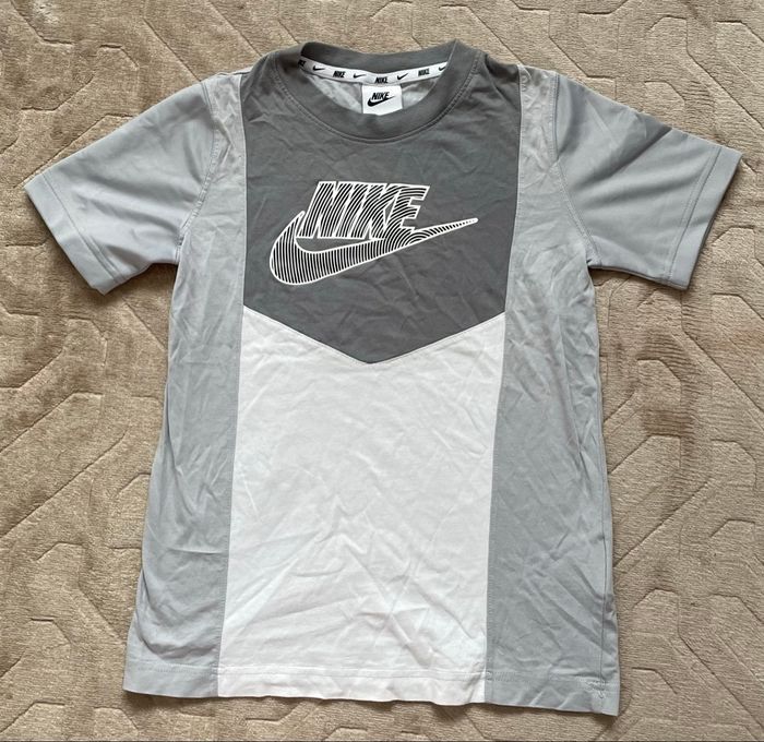 T-shirt Nike