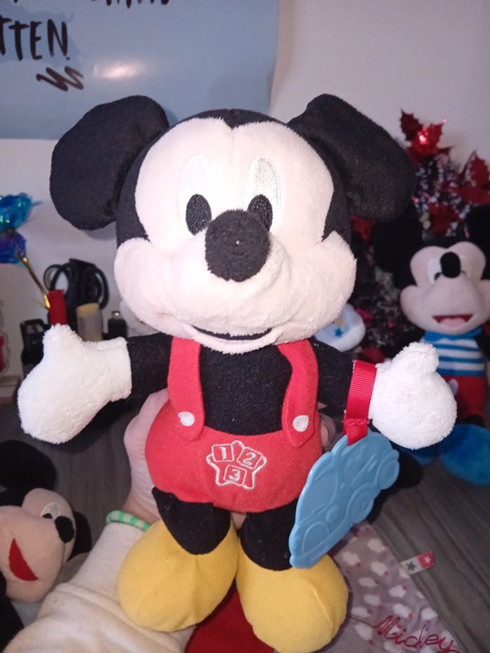Gros lot de 15 peluches mickey dont 3 interactives prix non négociable - photo numéro 4