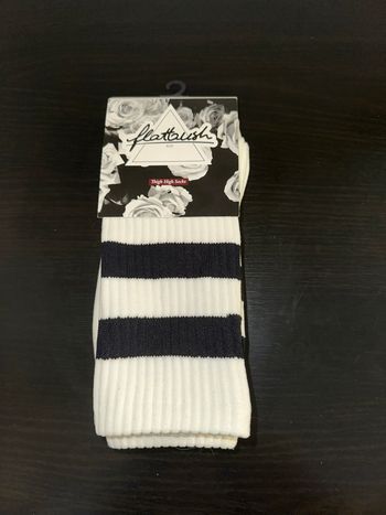 Chaussettes hautes à rayures noires et blanches Flatbush TU