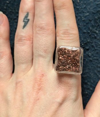 Bague en verre carrée style pylônes