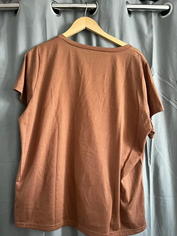 Teeshirt col V - photo numéro 3