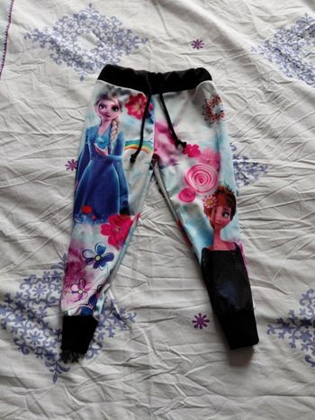 Très joli petit pantalon fille T 2 ans 