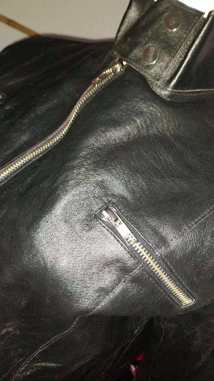 Blouson/ Perfecto/ Veste en cuir véritable noir état neuf  Taille 38 - photo numéro 8