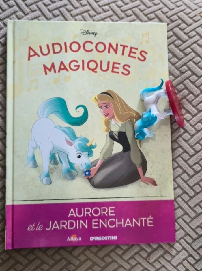 Numéro122 Livre + figurine édition audiocontes Magiques Altaya édition disney audio compte conte