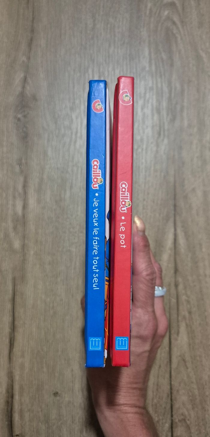 Lot livres Caillou - photo numéro 5