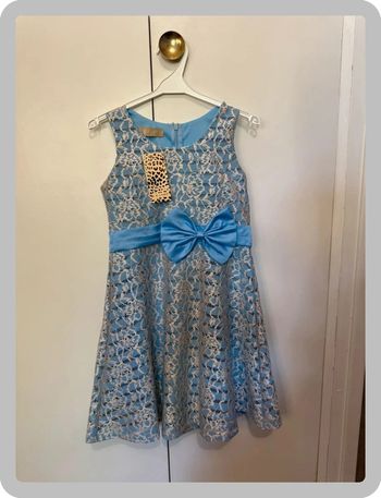 Robe en dentelle bleue