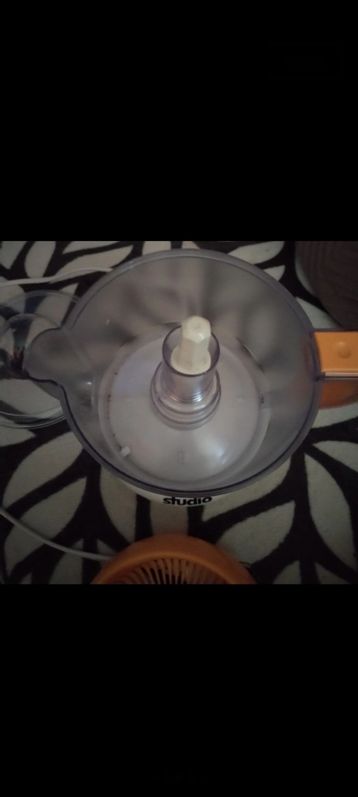 Presse agrumes en très bon état - photo numéro 6