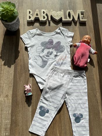 - Ensemble Disney - 12 mois - Bon état, petite tache